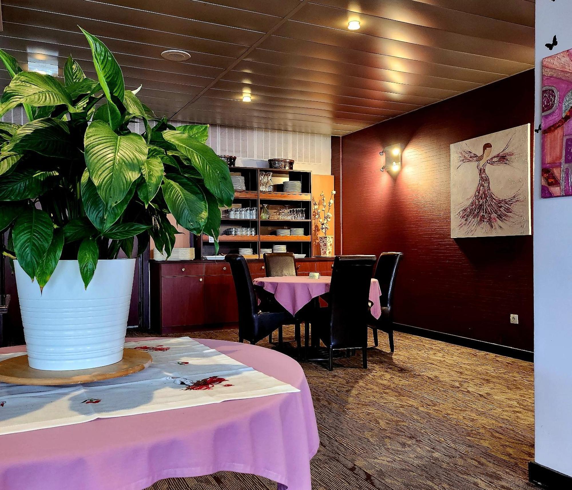 The Originals City, Hotel Le Forum, Strasbourg Nord ستشيلتيغهيم المظهر الخارجي الصورة