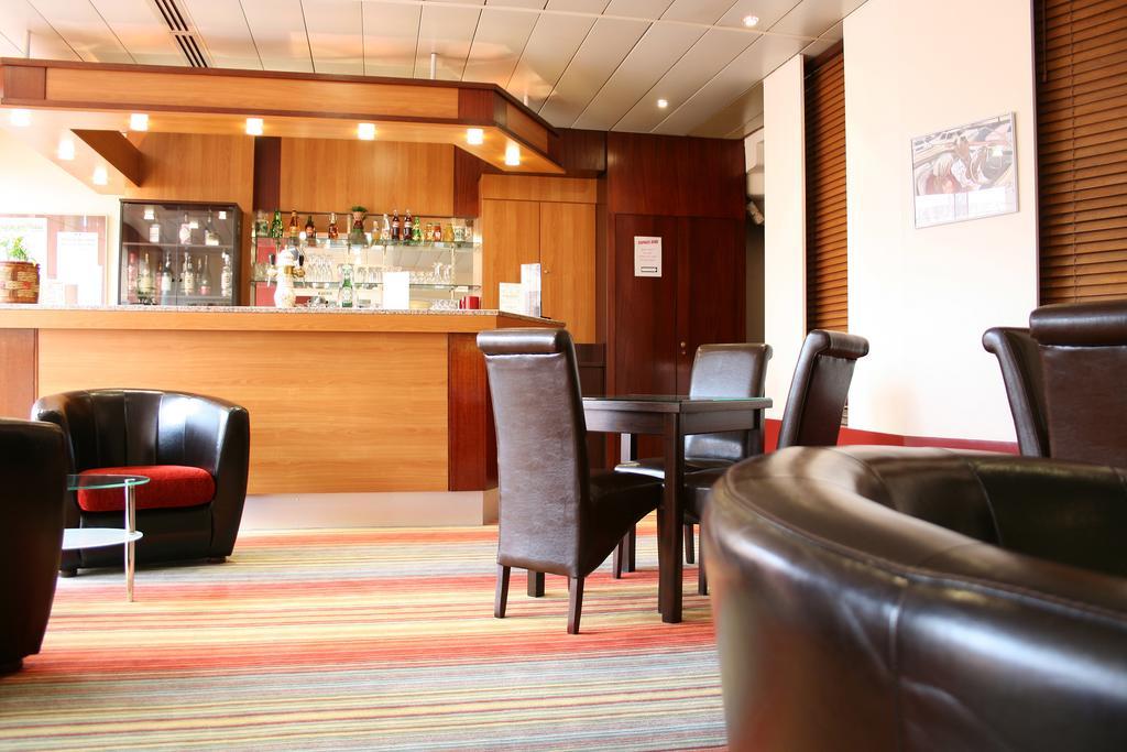The Originals City, Hotel Le Forum, Strasbourg Nord ستشيلتيغهيم المظهر الخارجي الصورة